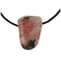 Rhodoniet in kwarts doorboord