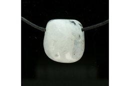 Regenboogmaansteen doorboord