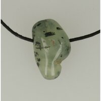 Prehniet met epiodootnaaldjes Doorboord