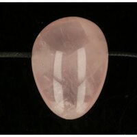 Rozenkwarts uit Madagaskar doorboord