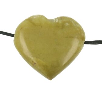 Groene opaal uit madagaskar hart doorboord + koord