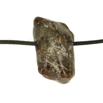 Granaat met kyaniet en mica