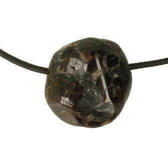 Granaat met kyaniet en mica