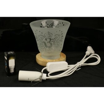 Melkglazen edelsteenlamp met Ohm symbool