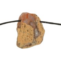 Agaatplak natuurlijk niet gekleurd doorboord inclusief koord