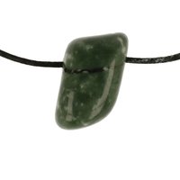 Clinozoisiet (Nzuri Moyo) doorboord inclusief koord