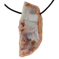 Agaatplak natuurlijk niet gekleurd doorboord inclusief koord