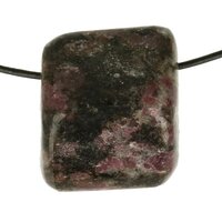 Victoriet (spinel in Biotiet doorb incl koord