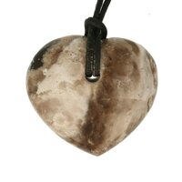 Zwarte opaal  hart doorboord incl koord