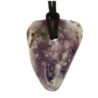 Blauwe opaal uit Mexico doorboord + koord