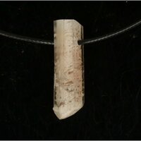 Lodoliet Sjamaan kristal doorboord + koord