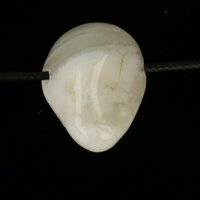 Vredes agaat witte agaat doorboord + koord