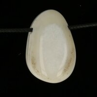 Vredes agaat witte agaat doorboord + koord