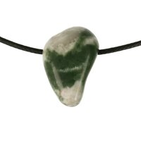 Clinozoisiet (Nzuri Moyo) doorboord inclusief koord