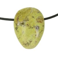 Groene opaal uit madagaskar doorboord + koord