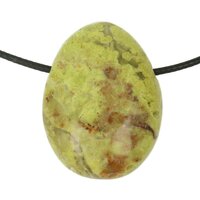 Groene opaal uit madagaskar doorboord + koord