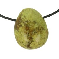 Groene opaal uit madagaskar doorboord + koord