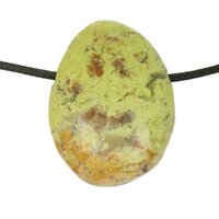 Groene opaal uit madagaskar doorboord + koord