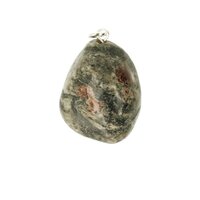 Granaat met Hoornblende in Veldspaat uit Oostenrijk hanger