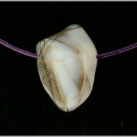 Witte Opaal doorboord + koord