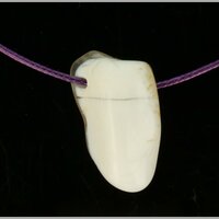 Witte Opaal doorboord + koord