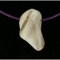 Witte Opaal doorboord + koord