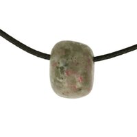 Thuliet in Veldspaat doorboord + koord