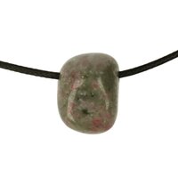 Thuliet in Veldspaat doorboord + koord