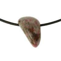 Thuliet in Veldspaat doorboord + koord