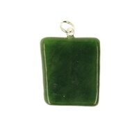 Jade Nefriet Pakistan hanger